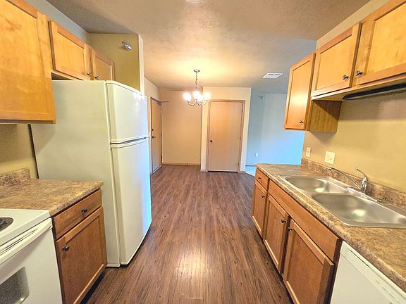 2nd image of 4510 E 53rd St #202
