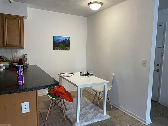 3rd image of 1731 Liberty Ln