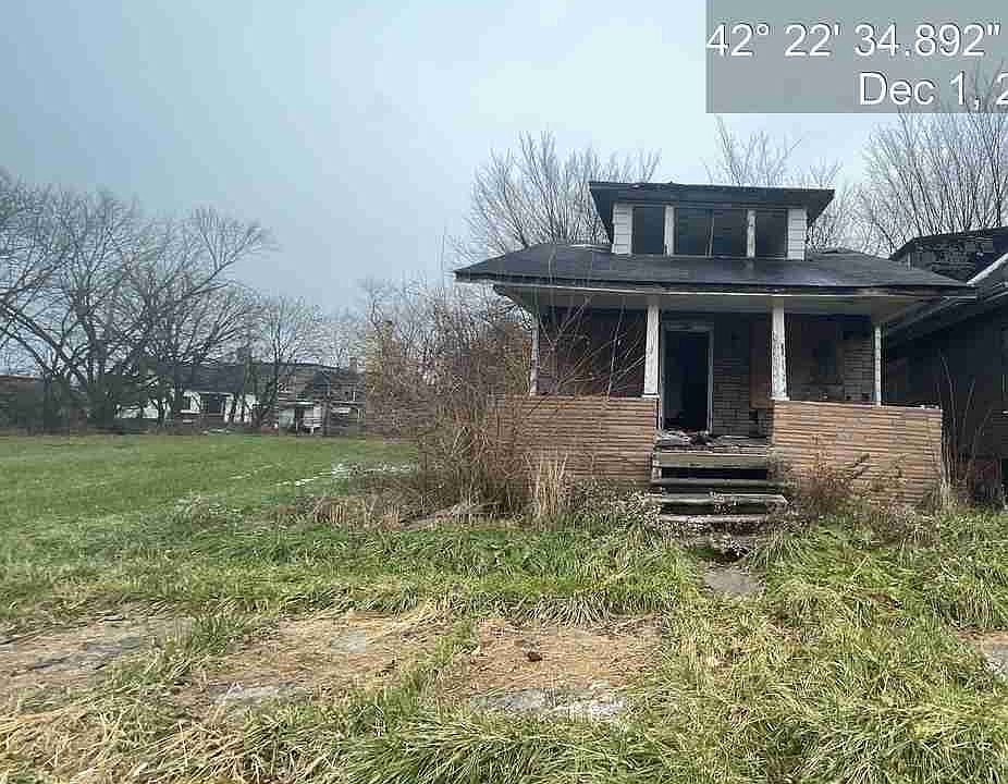 1396 Lakeview