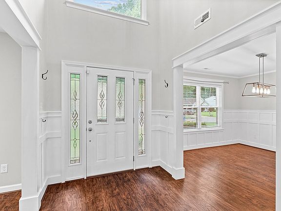 2nd image of 812 Whisper Hollow Dr