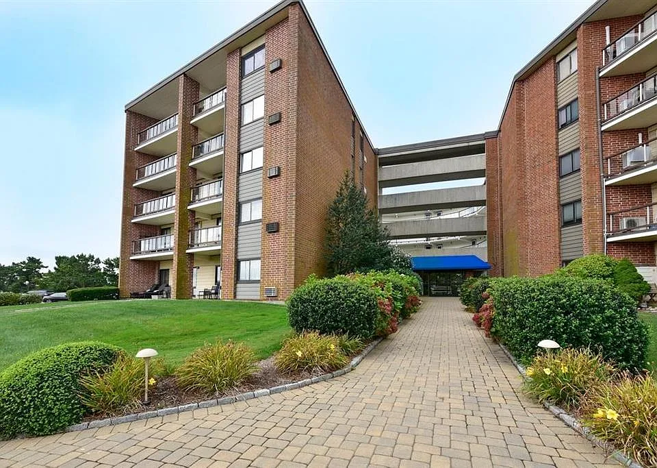 1412 Capella St S #1412