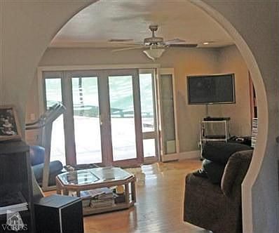 5th image of 3385 Pembridge St