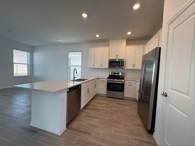 999 Ladyfish Trail St — Photo 6