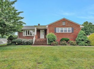 8122 Deer Branch Dr, Roanoke, VA 24019