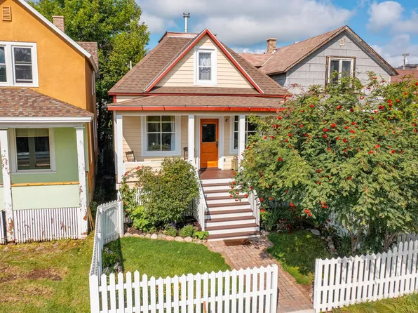 27 E Harvey St, Ely, MN 55731