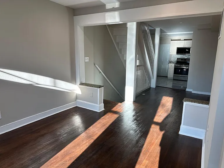 1204 W Cross St — Photo 9