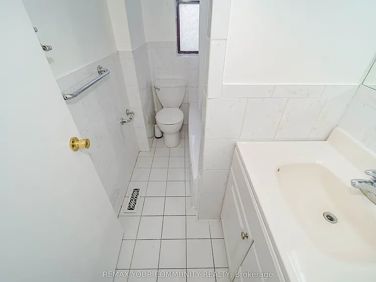 1378 Danforth Ave S #1 — Photo 21
