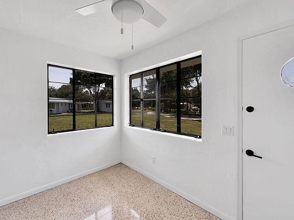 3rd image of 795 Royal Palm Blvd
