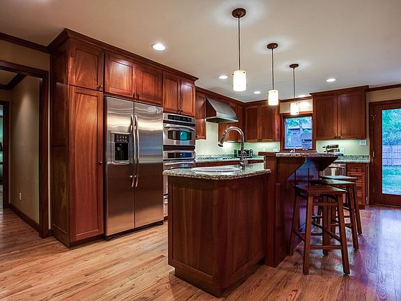5th image of 8818 Lakemont Dr