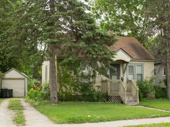 1048 3rd Ave SE, Rochester, MN 55904