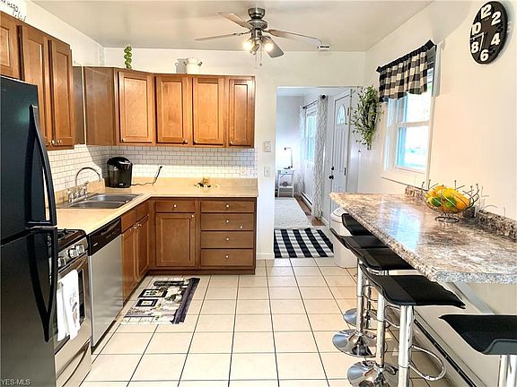 4th image of 7696 Gail Dr