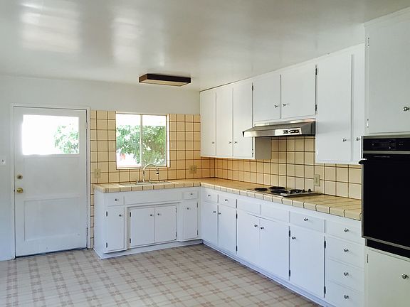 5th image of 608 N Fairview St