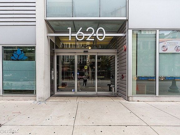 3rd image of 1620 S Michigan Ave Unit 315