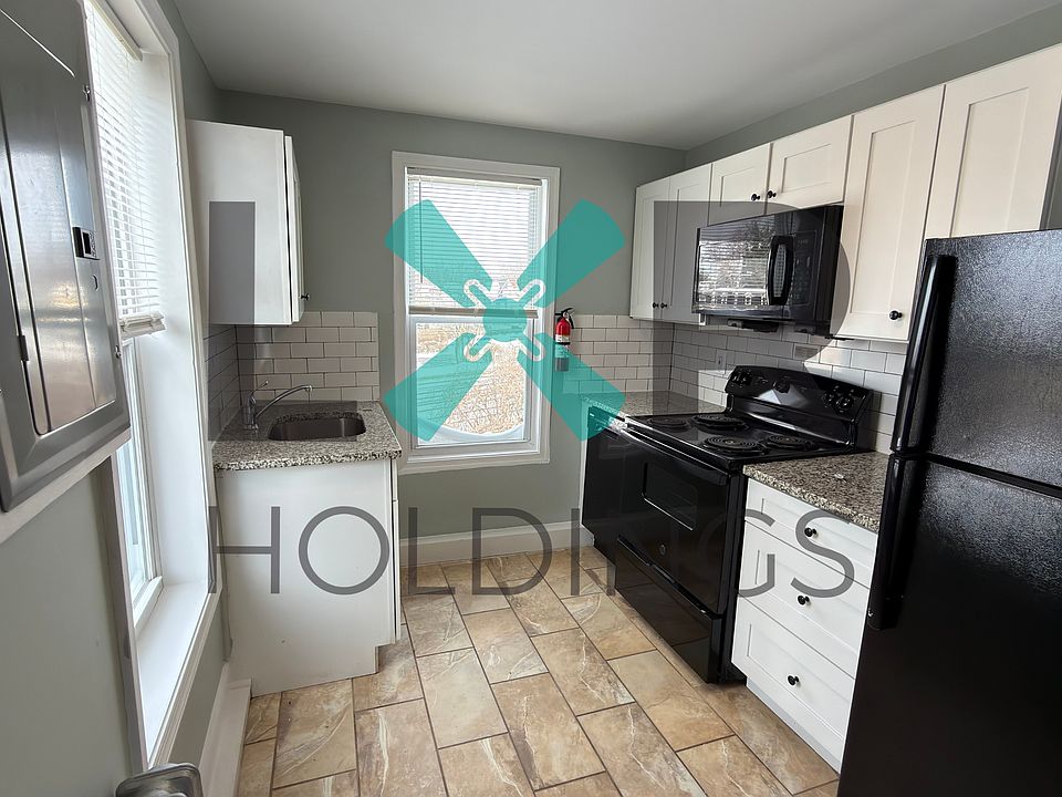 1st image of 415 Colwyn Ave Floor 2