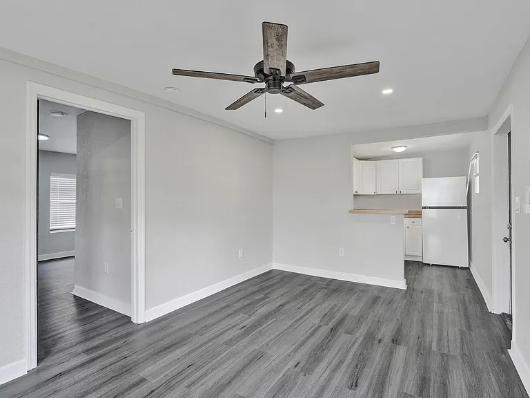 234 NE 14th Ave #1 — Photo 1