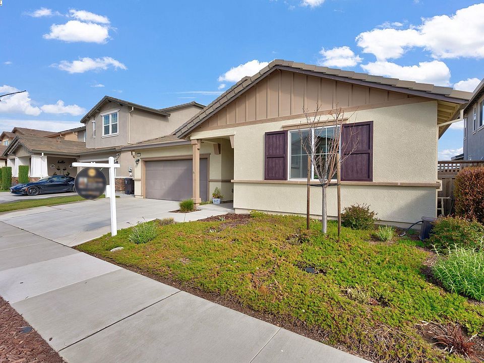 1st image of 1839 Water Lily Dr