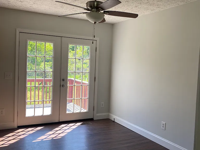 28 Iris St — Photo 10