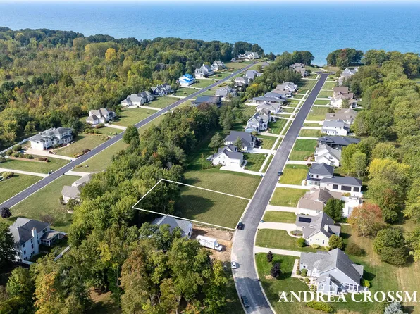 7154 Windcliff Dr #32, South Haven, MI 49090