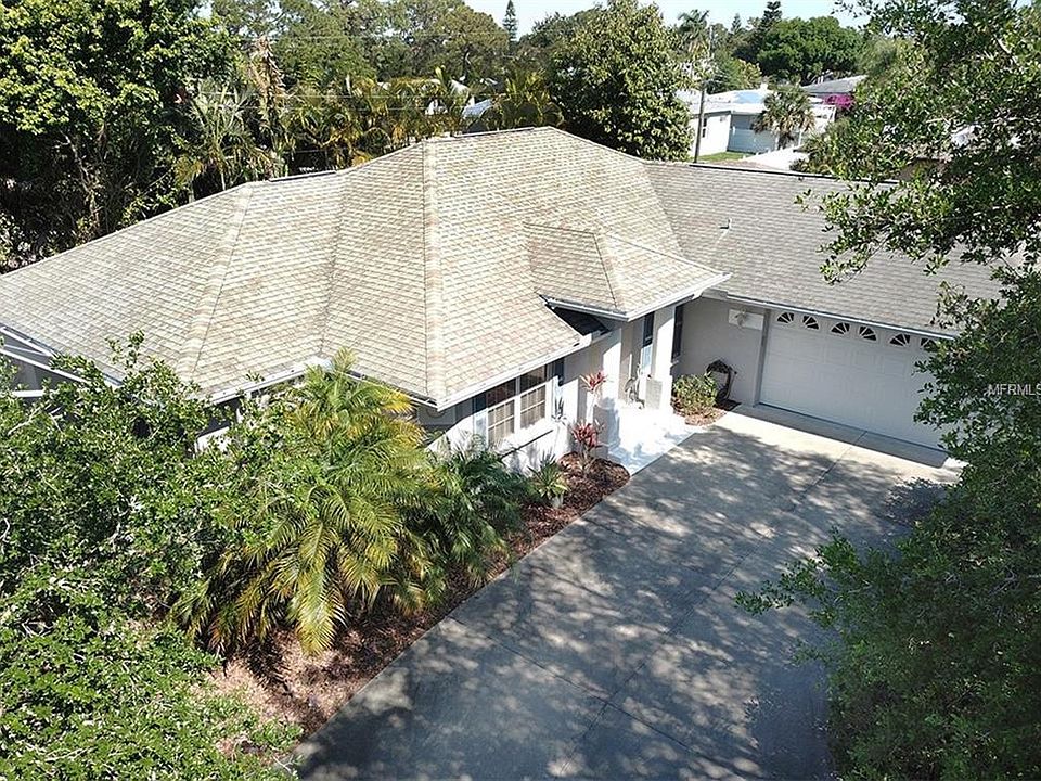1st image of 4490 Yacht Club Dr