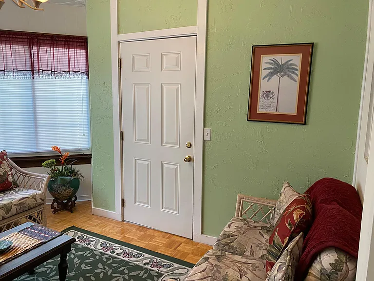 422B W New York Ave — Photo 5