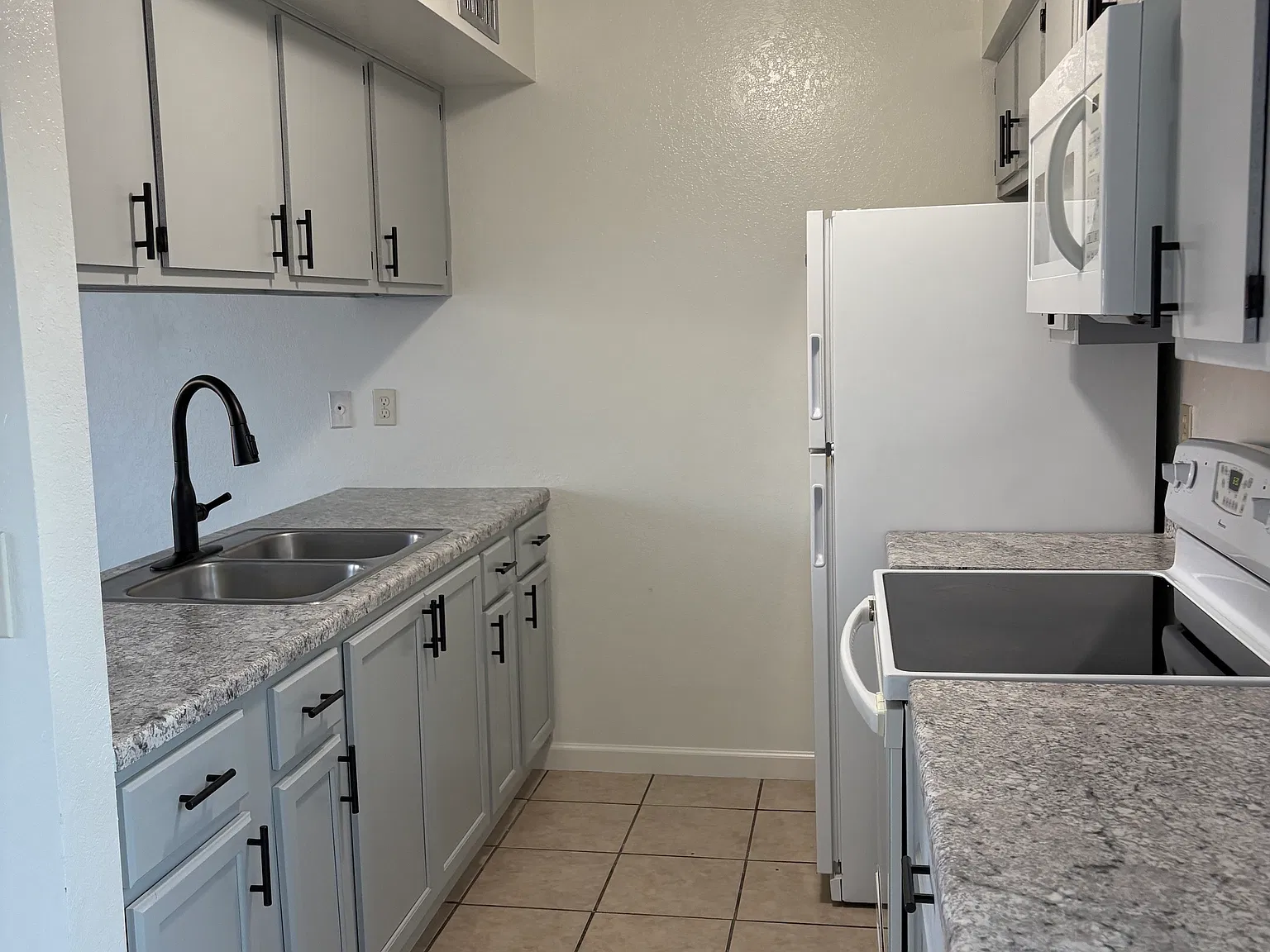 2 bed, 800 sqft, $1,195 — Photo 4