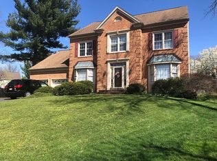 13101 Meadow Hall Ct, Herndon, VA 20171
