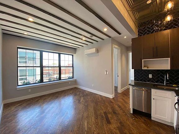 3rd image of 35 Claver Pl #4II