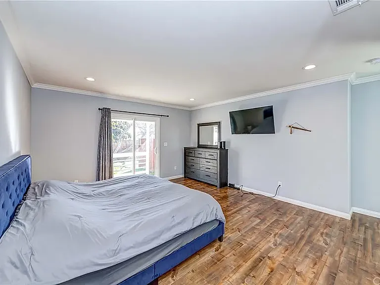 6528 Beeman Ave — Photo 16