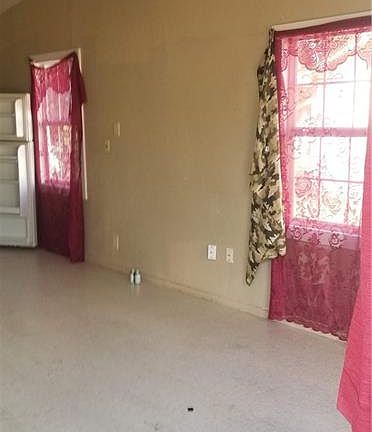 2nd image of 915 Southside Dr