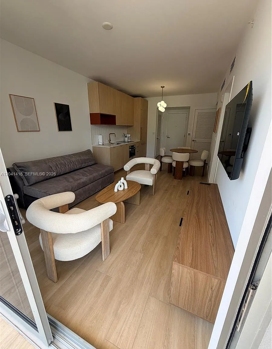 1 bed, $4,800 — Photo 1