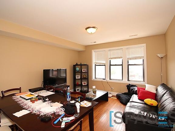 4th image of 3727 N Elston Ave #Unt3s