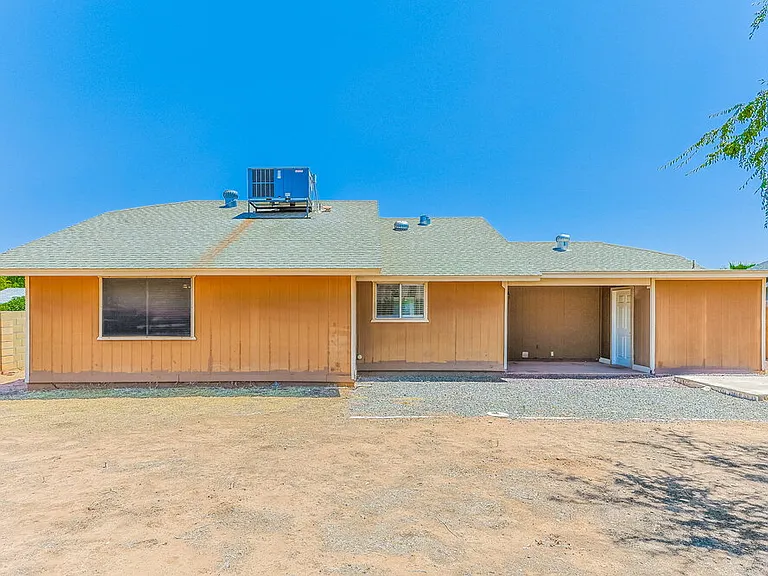 2203 E Dragoon Ave — Photo 16