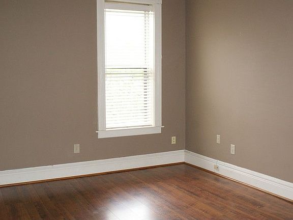 2nd image of 928 Morris St