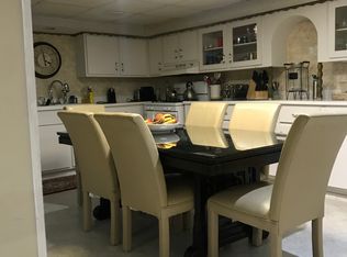 5002 Surrey Dr, Sterling Heights, MI 48310