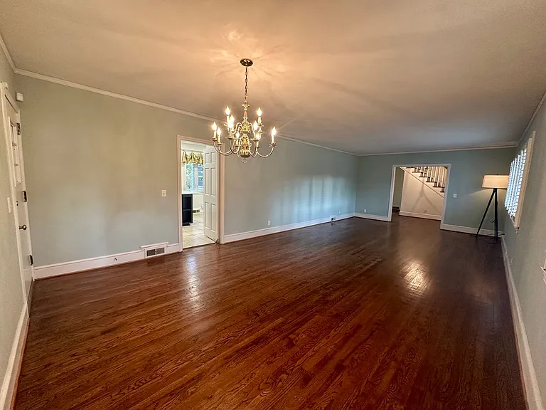 719 Baldwin Dr — Photo 3