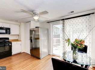 8 Teaneck Ct, Gaithersburg, MD 20878
