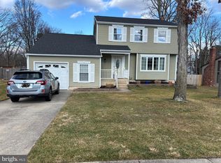 17 Sturbridge Dr, Sicklerville, NJ 08081