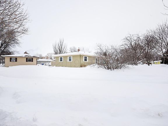 5th image of 1902 10th Ave N