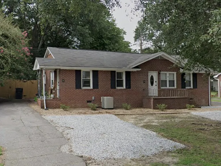 Bristol Dr — Photo 21