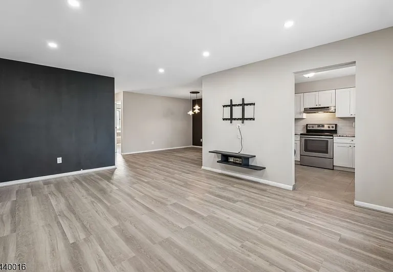 112 Mill St #H — Photo 3