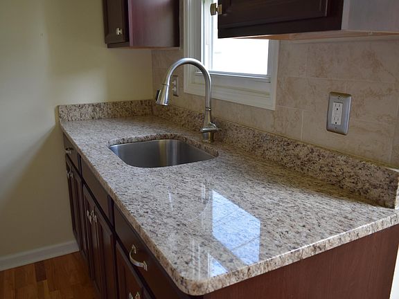 5th image of 1694 Merrill Ave