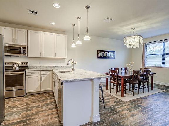3rd image of 9463 Montebello Way