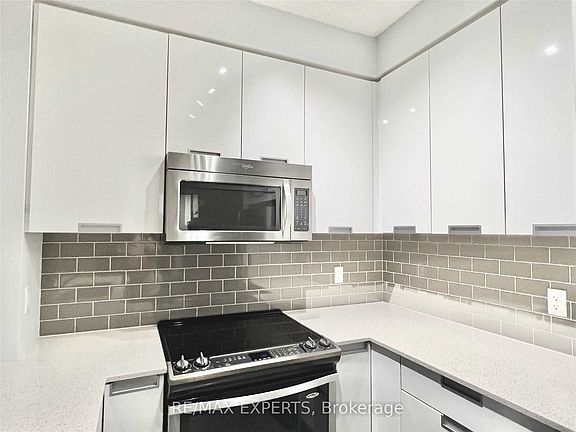 3rd image of 75 Eglinton Ave W #1005