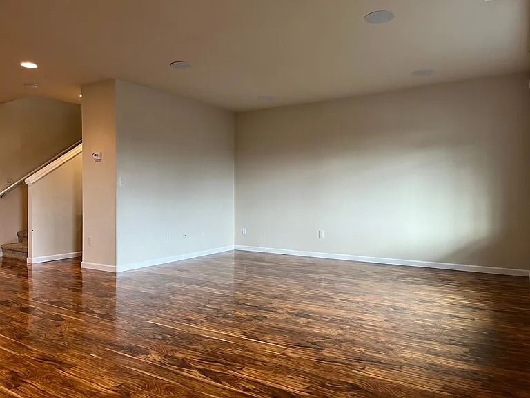 2400 NW Sunny Ln — Photo 5