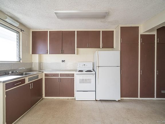 5th image of 830 University Ave APT 4