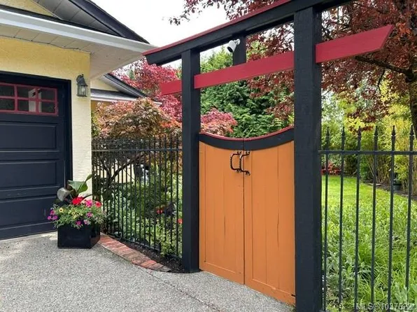 3555 Dougan Dr, Cobble Hill, BC V0R 1L2