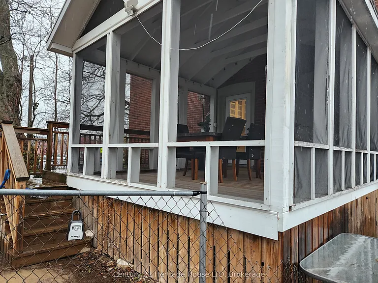 8269 Willoughby Dr — Photo 24