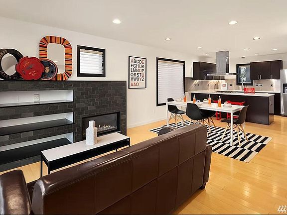 2nd image of 128 24th Ave E Unit A
