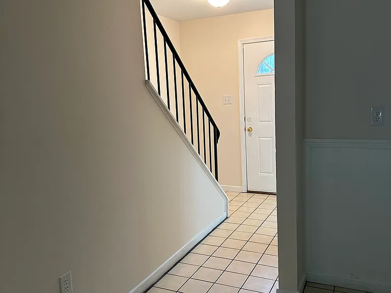404 Hickorywood Cir — Photo 6