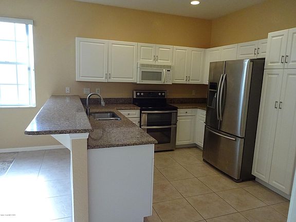 4th image of 550 Priscilla Pl